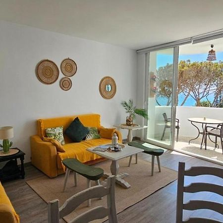 Beachfront Apartment In Calahonda Михас Коста Екстериор снимка